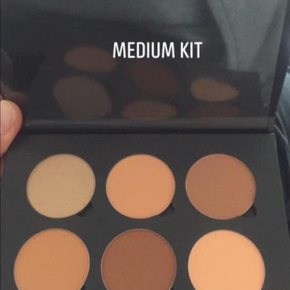 Anastasia powder contour kits - Picture 2 of 3